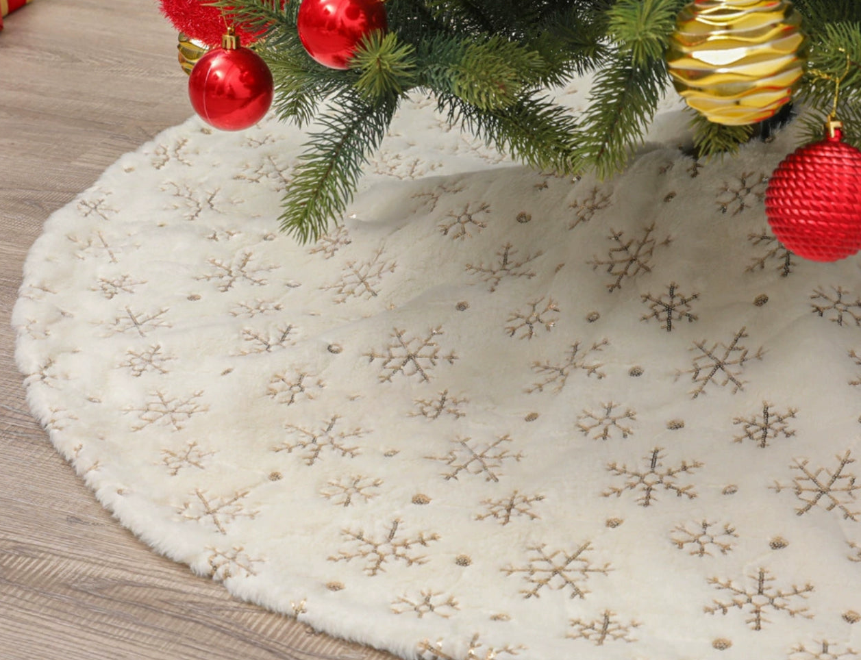 Christmas Tree Skirt-Golden Snowflake