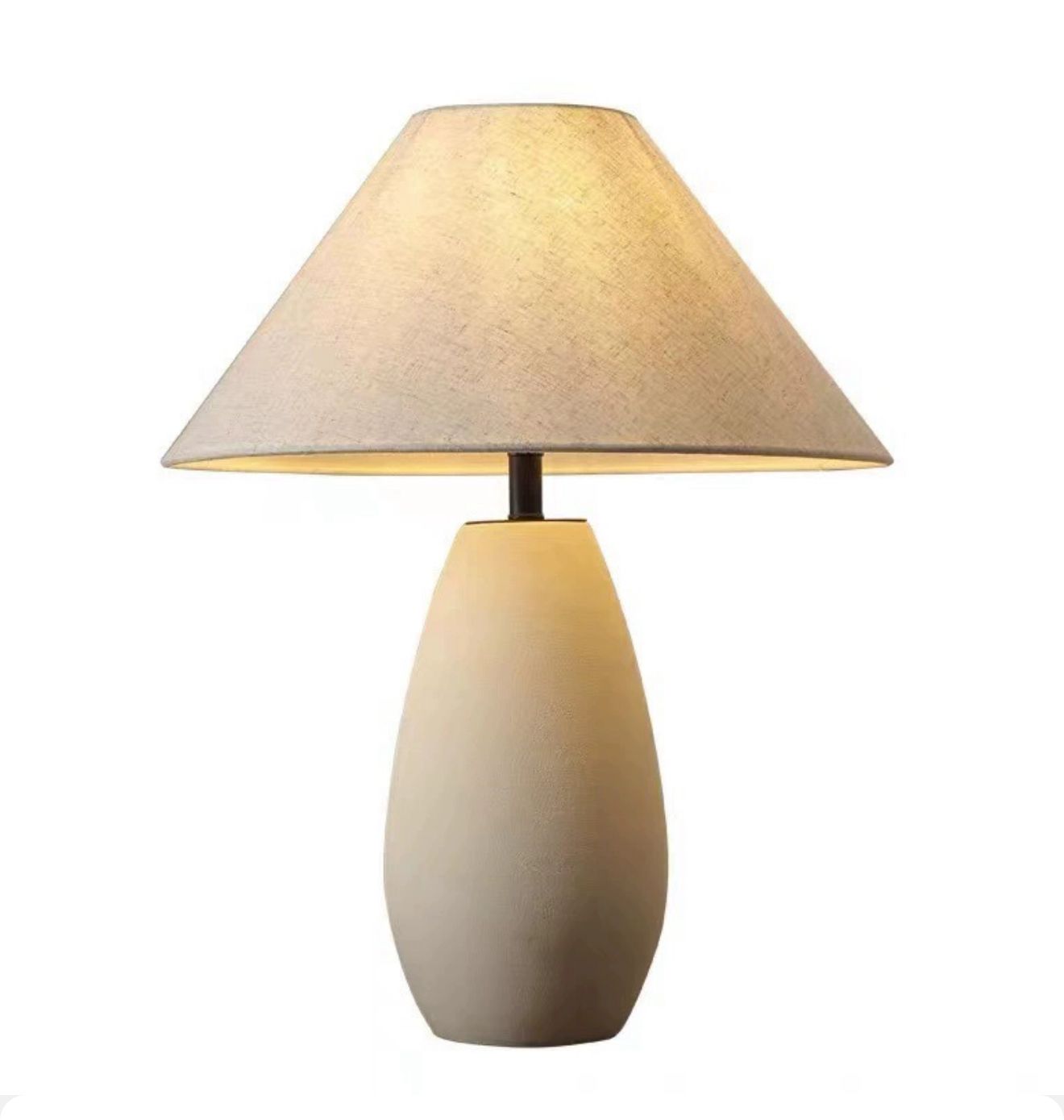 Minimalist Ceramic Table Lamp – Soft Beige Glow